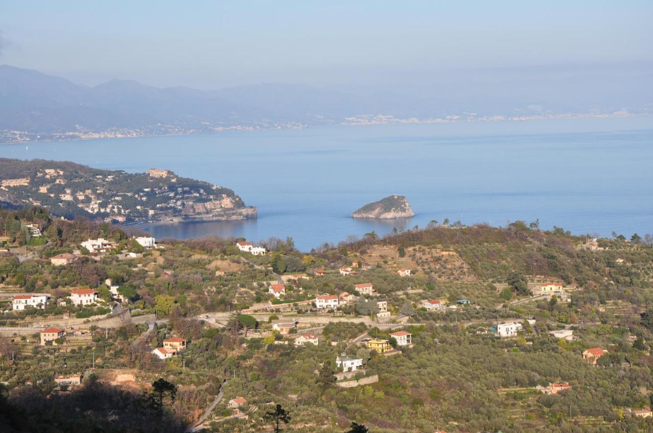 Una Spettacolare Vista Mare - Casa Con Jacuzzi Bergeggi Exterior foto